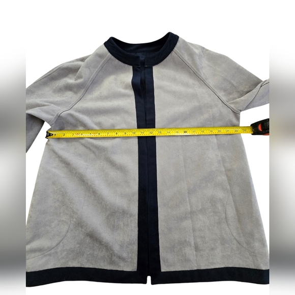 Charan Reversible Jacket - Picture 6 of 9